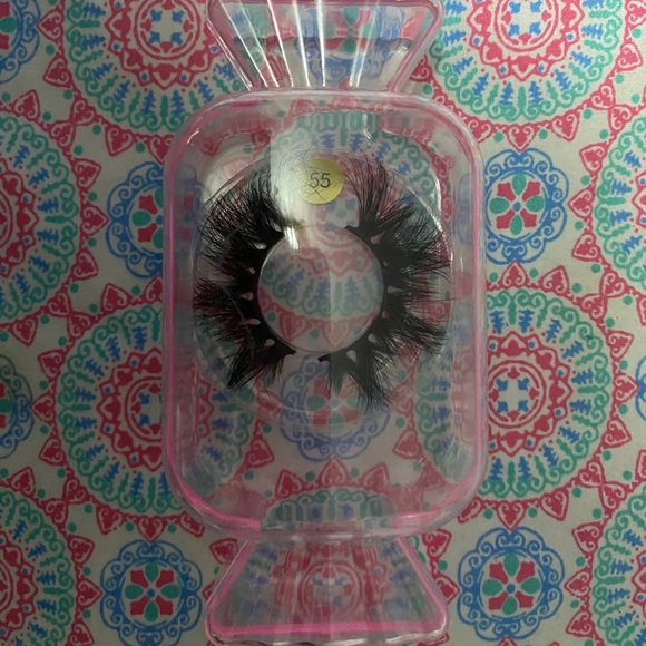 Eyelashes - Picture 2 of 3